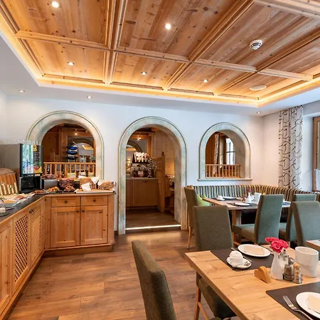 Hotel Hotel Alpinjuwel 3 Gerlos