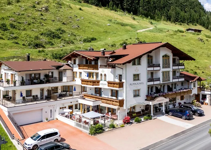 Otel Alpinjuwel 3 3*